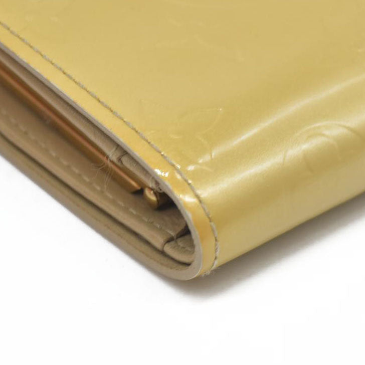 $935 Louis Vuitton 2004 Monogram Vernis French Purse