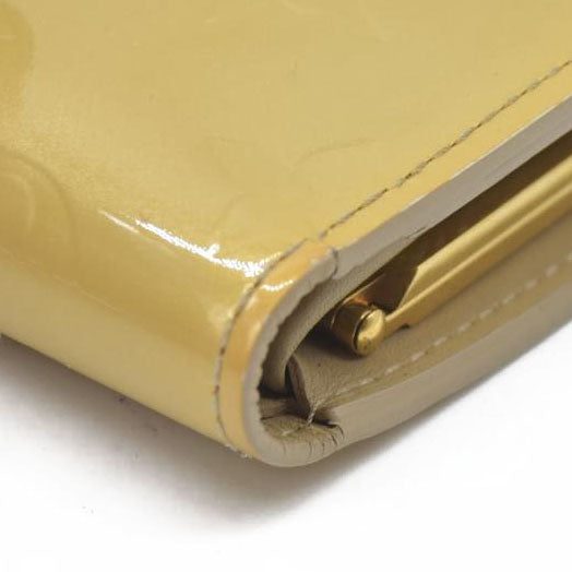 $935 Louis Vuitton 2004 Monogram Vernis French Purse