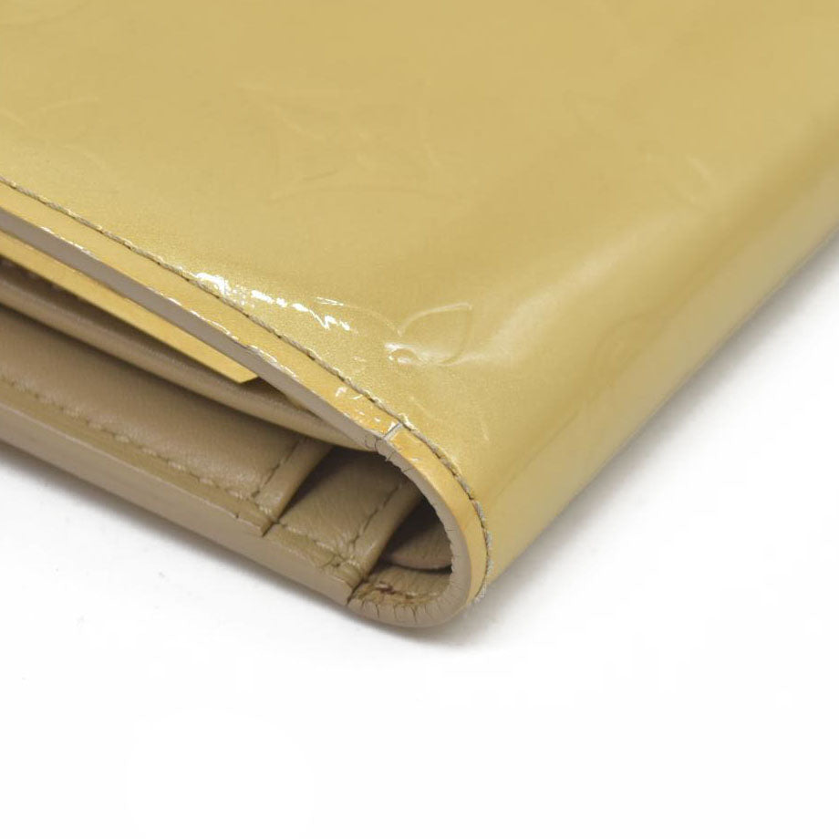 $935 Louis Vuitton 2004 Monogram Vernis French Purse