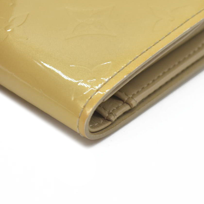 $935 Louis Vuitton 2004 Monogram Vernis French Purse