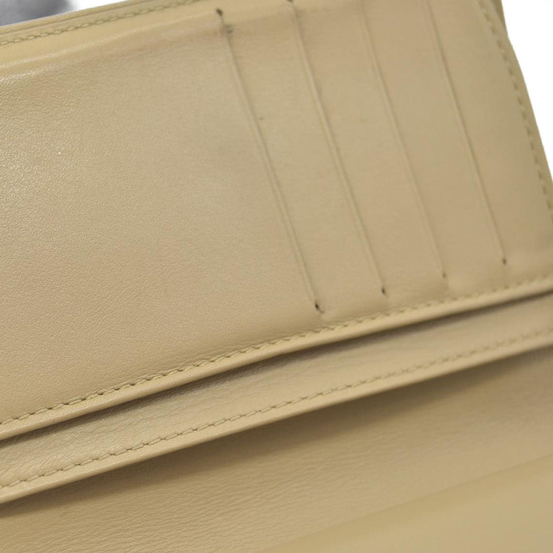 $935 Louis Vuitton 2004 Monogram Vernis French Purse