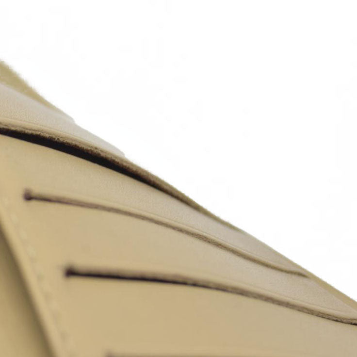 $935 Louis Vuitton 2004 Monogram Vernis French Purse