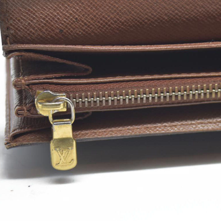 $725 Louis Vuitton Monogram Portefeiulle Sarah Long Bifold Wallet Brown CA6008