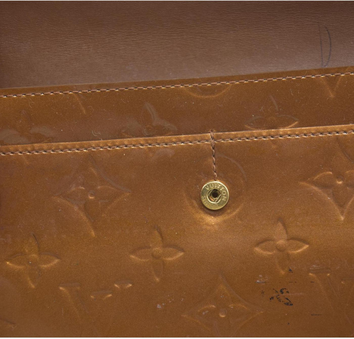 $840 Louis Vuitton Vintage Monogram Vernis Sarah Wallet Dark Beige