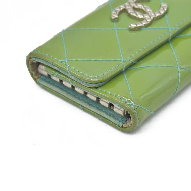 Chanel Interlocking CC Logo Patent Leather Wallet Green