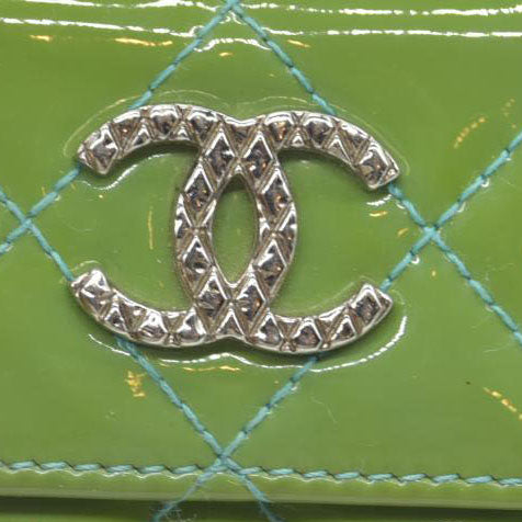 Chanel Interlocking CC Logo Patent Leather Wallet Green