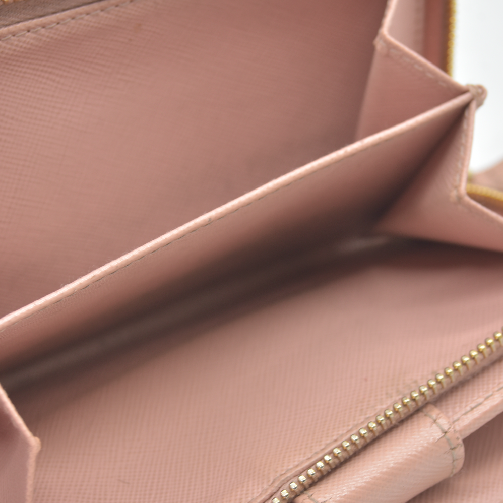 $560 Prada Saffiano Metal Compact Wallet Light Pink