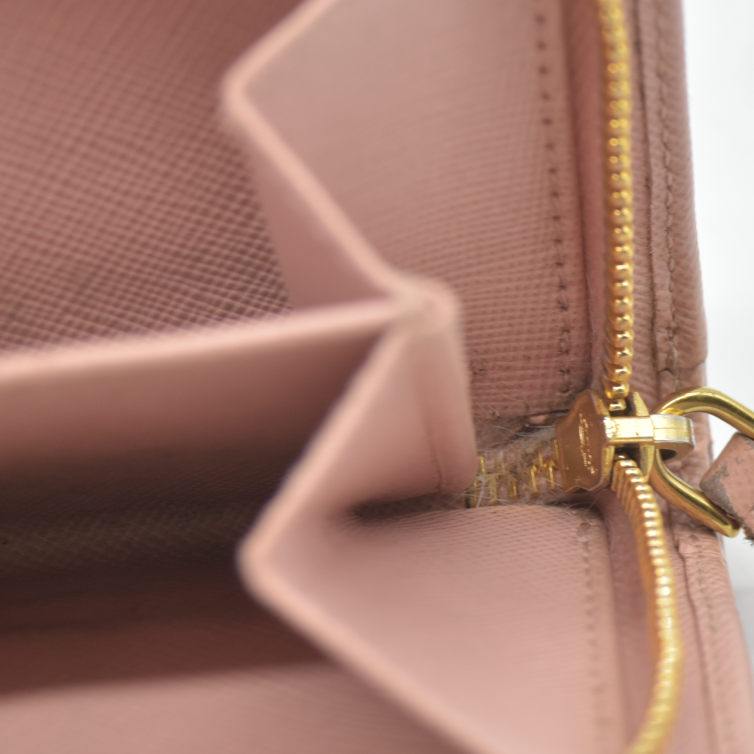 $560 Prada Saffiano Metal Compact Wallet Light Pink
