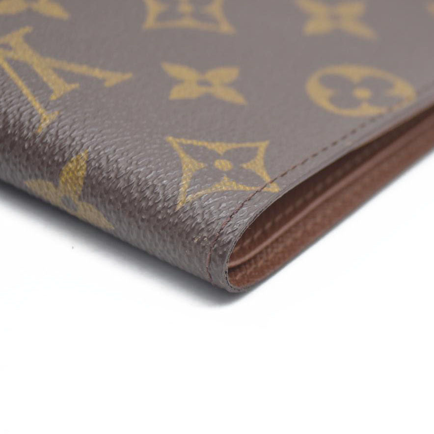 AUCTION $545 Louis Vuitton  Monogram Multiple Wallet CA917