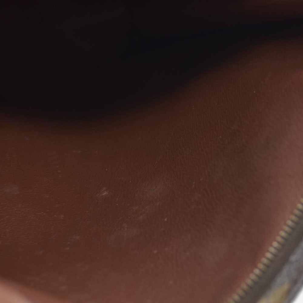 $1070 Louis Vuitton Monogram Toiletry 26 875AN