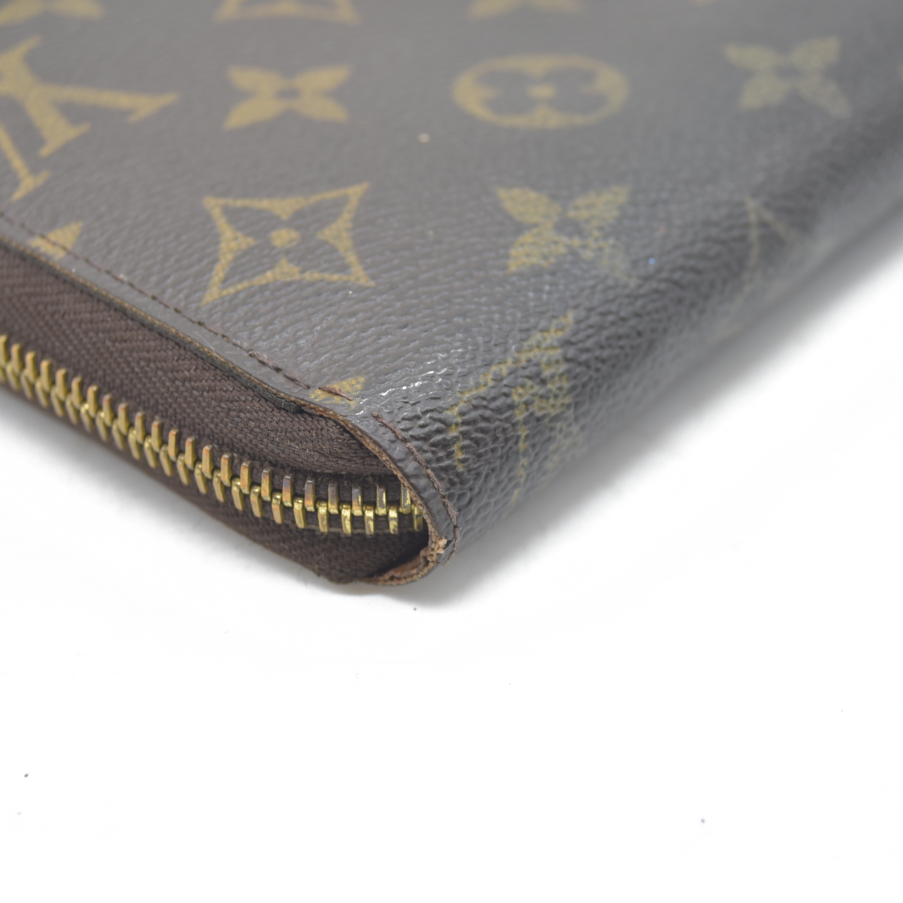 $915 Louis Vuitton 2008 LV Monogram Zippy Wallet CA5028
