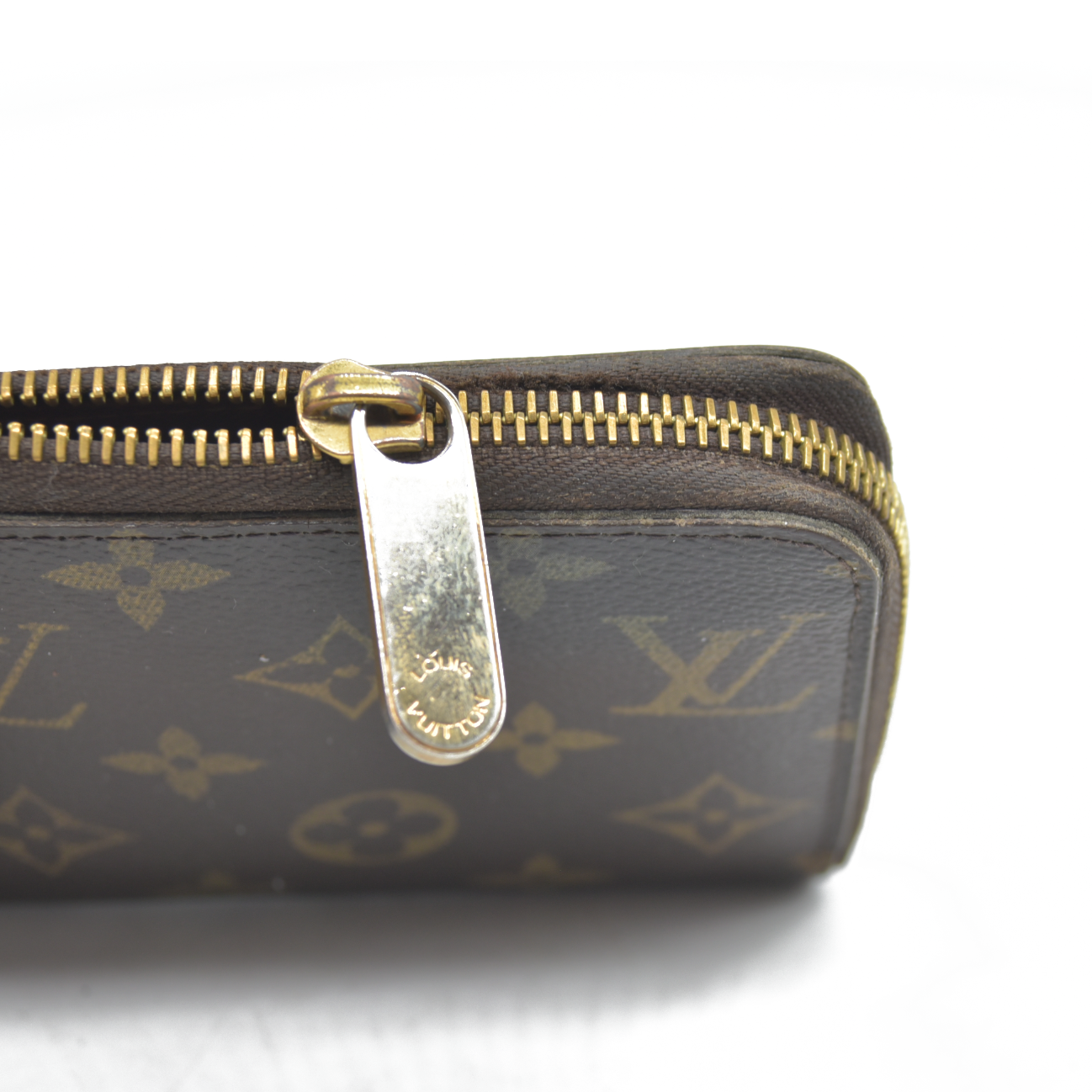 $915 Louis Vuitton 2008 LV Monogram Zippy Wallet CA5028