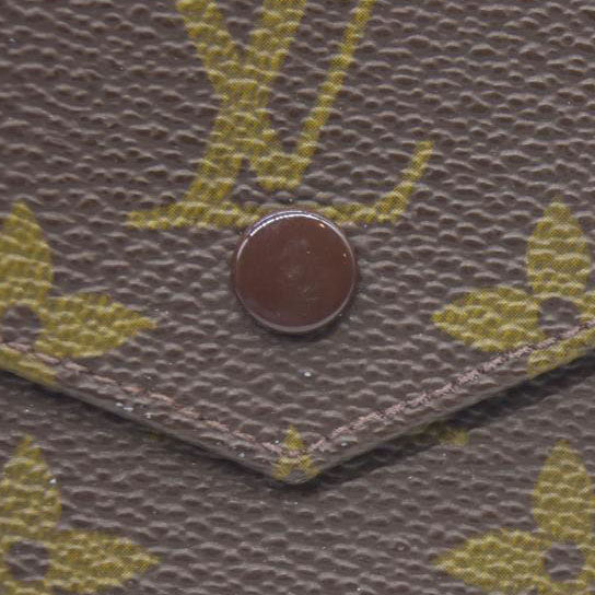 AUCTION $650 Louis Vuitton  Monogram Elise Wallet