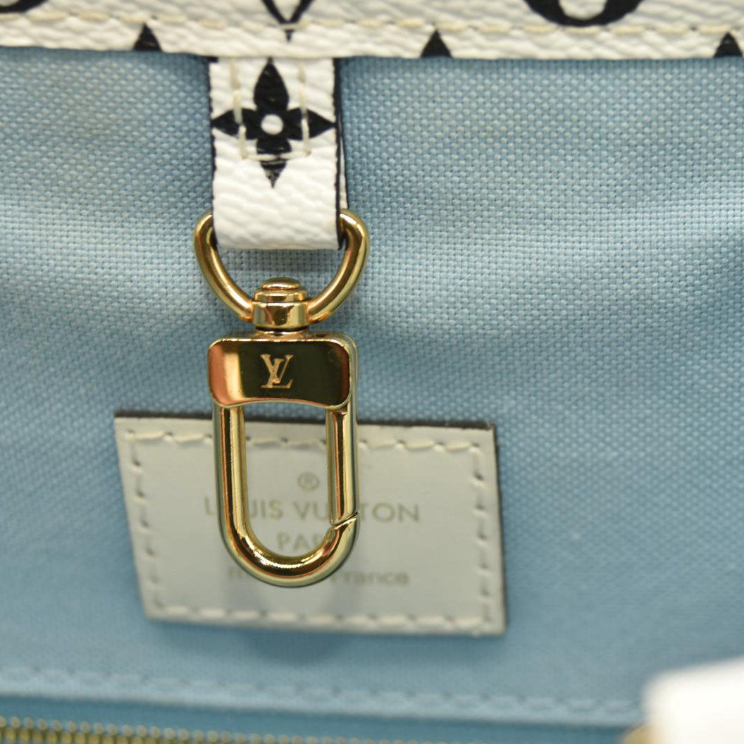 Louis Vuitton  Monogram Giant Okinawa Onthego Blue FL2199