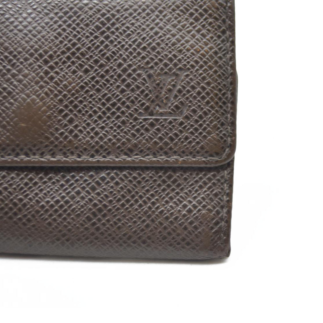 AUCTION $415 Louis Vuitton  Taiga 6 Key Holder Grizzli