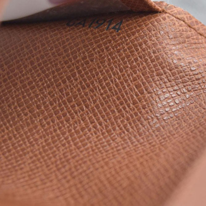 AUCTION $535 Louis Vuitton  Monogram Porte 2 Cartes Vertical Card Holder