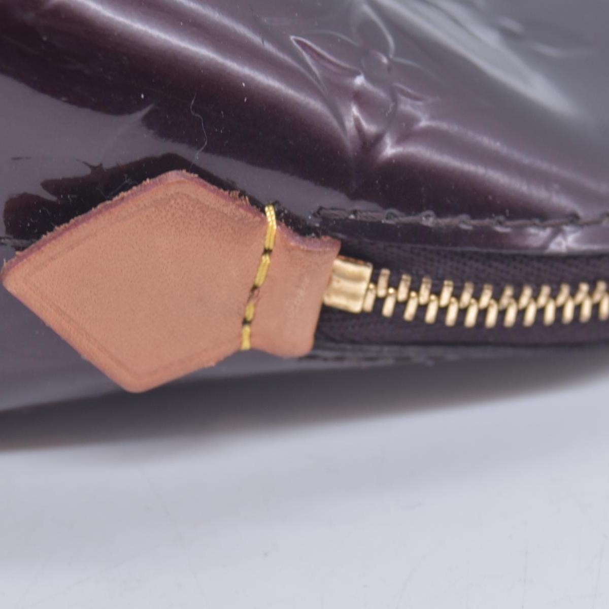 $540 Louis Vuitton Vernis Cosmetic Pouch Amarante CONSIGNMENT