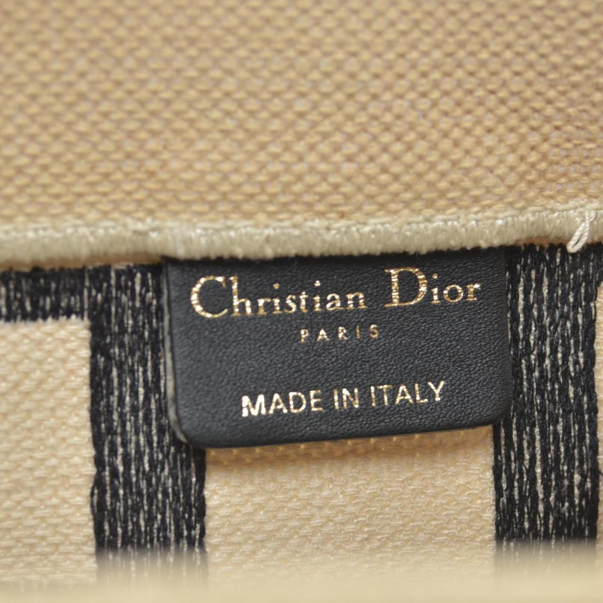 $3650 2021 Christian Dior Canvas DiorAmour Chinese Valentines Je T’aime Large Book Tote White Red