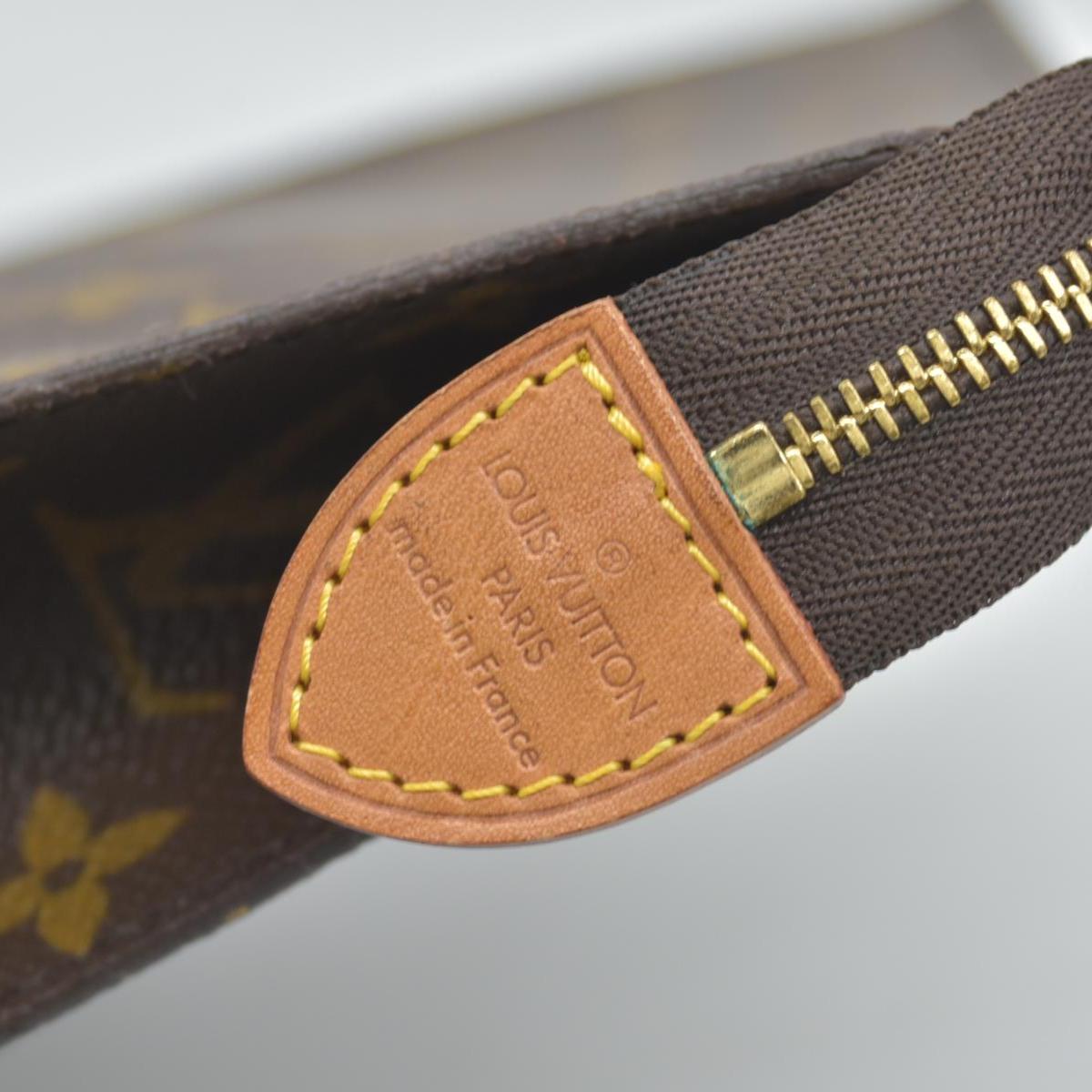 Louis Vuitton Monogram Poche Toiletry 26 Clutch Bag