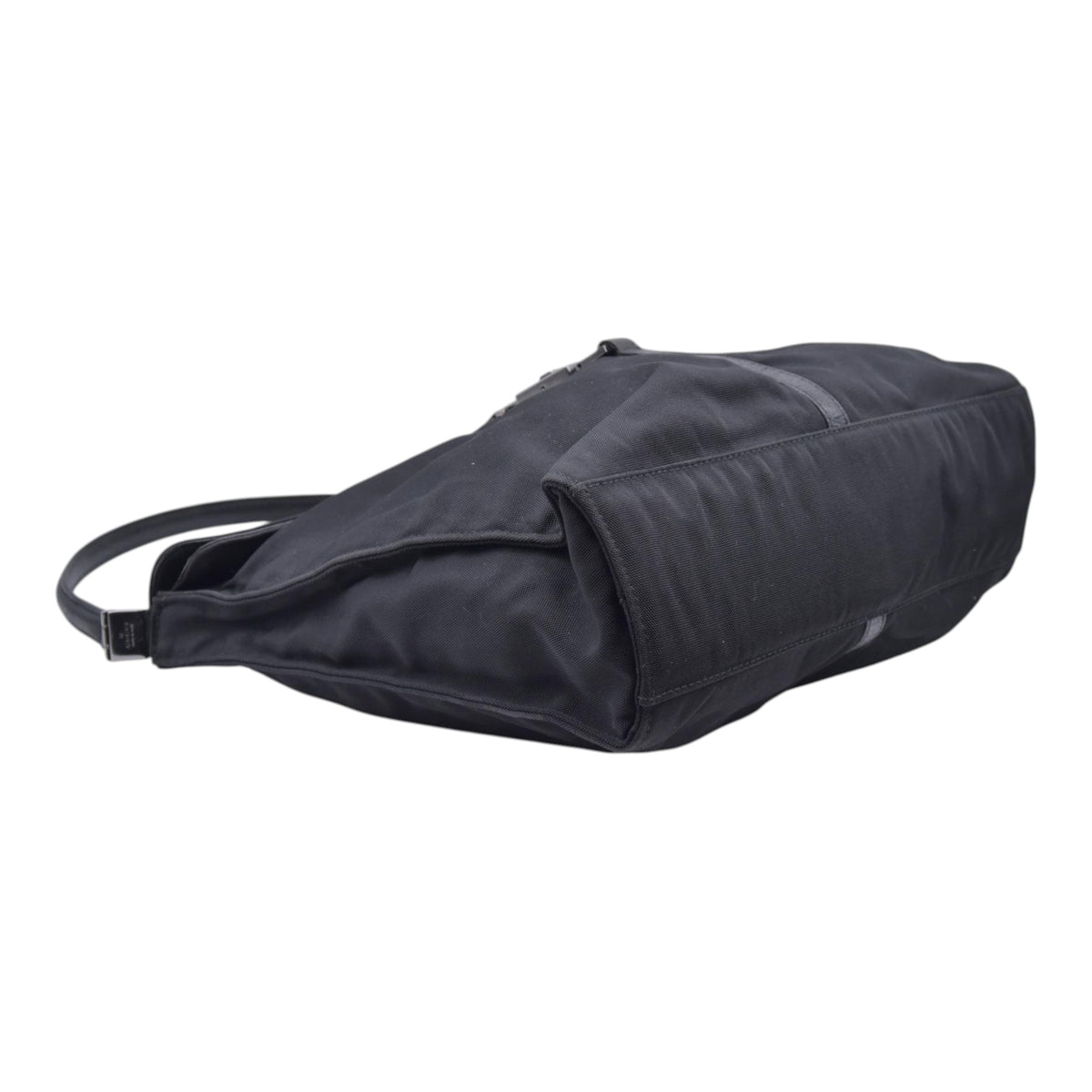 $980 GUCCI Nylon Jacky Piston Lock Shoulder Bag Black CONSIGNMENT 10021239