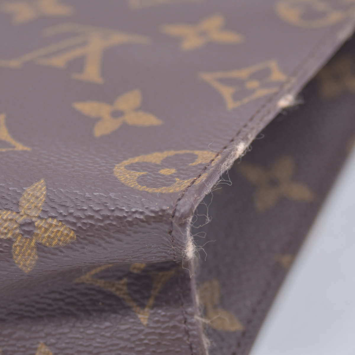 $760 Louis Vuitton Monogram Poche Toiletry 26 Clutch Bag