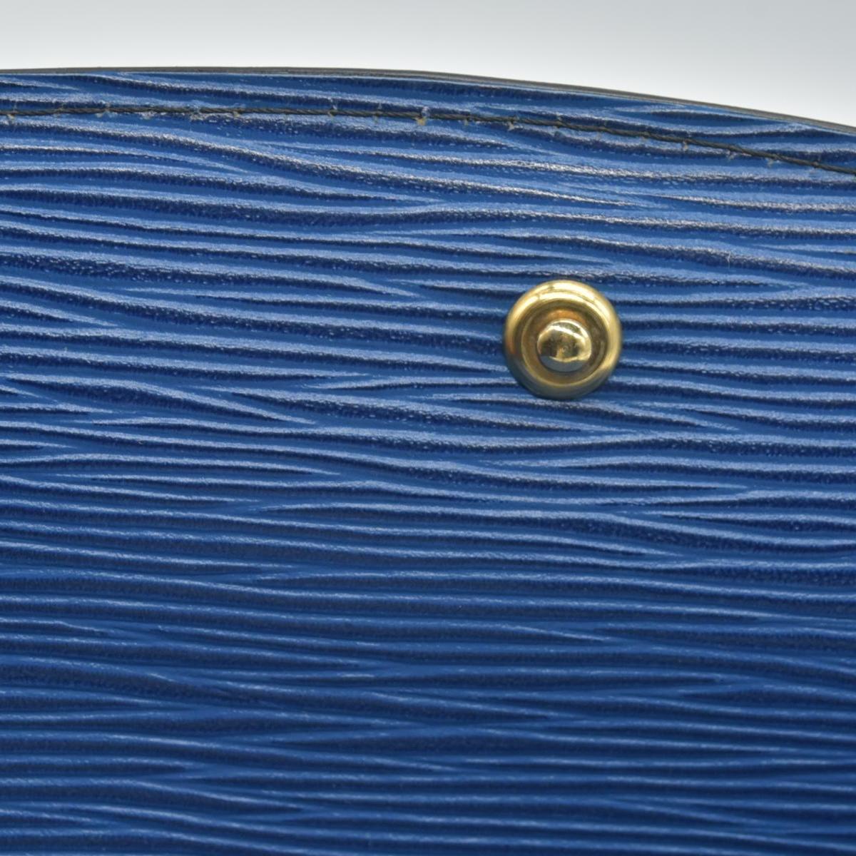 $880 1990 Louis Vuitton Epi Montaigne Blue Clutch Bag Pouch