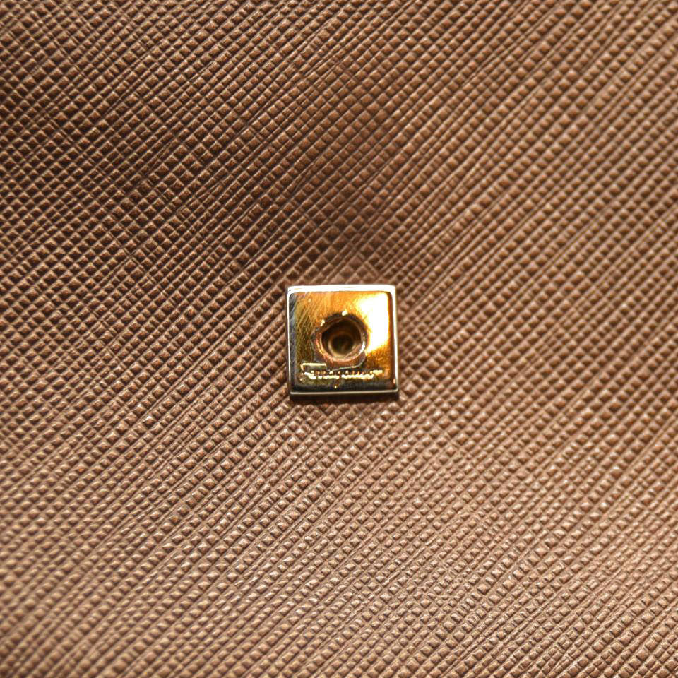 Ferragamo Gancini Bifold wallet