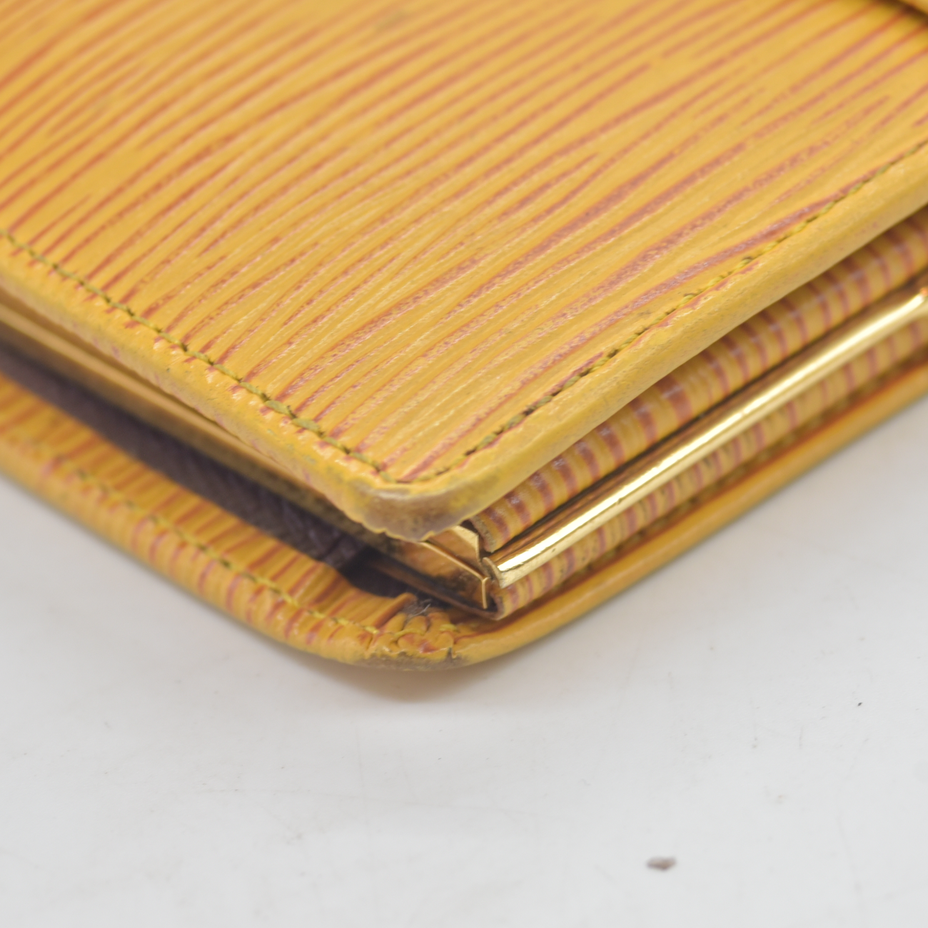 $905 1996 Louis Vuitton Tassil Yellow Epi French Purse Wallet MI1906