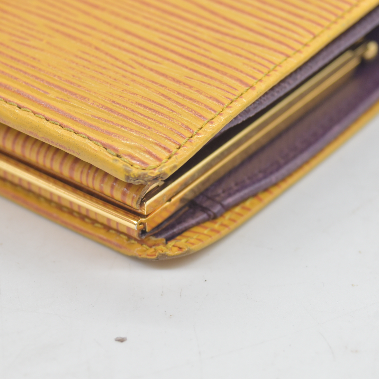 $905 1996 Louis Vuitton Tassil Yellow Epi French Purse Wallet MI1906