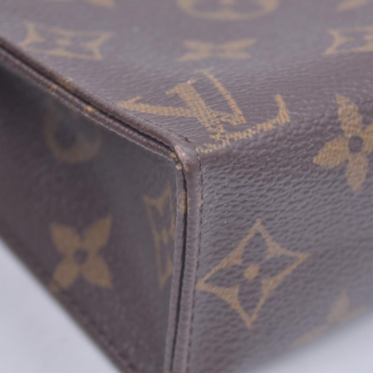 $540 Louis Vuitton Monogram Toiletry 19 CONSIGNMENT