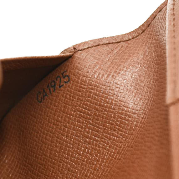 LOUIS VUITTON  Monogram Passport Cover Wallet  CA1925