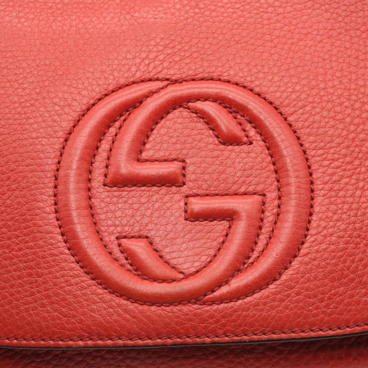 GUCCI Pebbled Calfskin Medium Soho Flap Crossbody Red