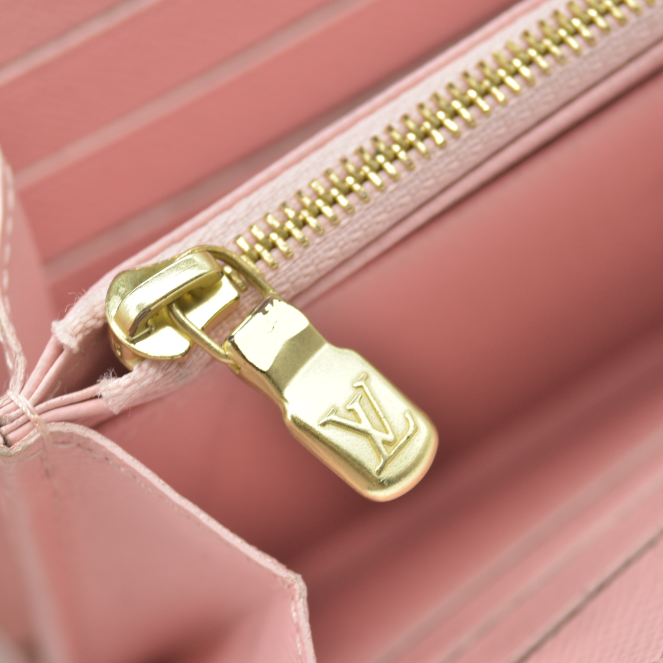 $725 Louis Vuitton Damier Azur Portefeiulle Sarah Long Bifold Wallet MI0169