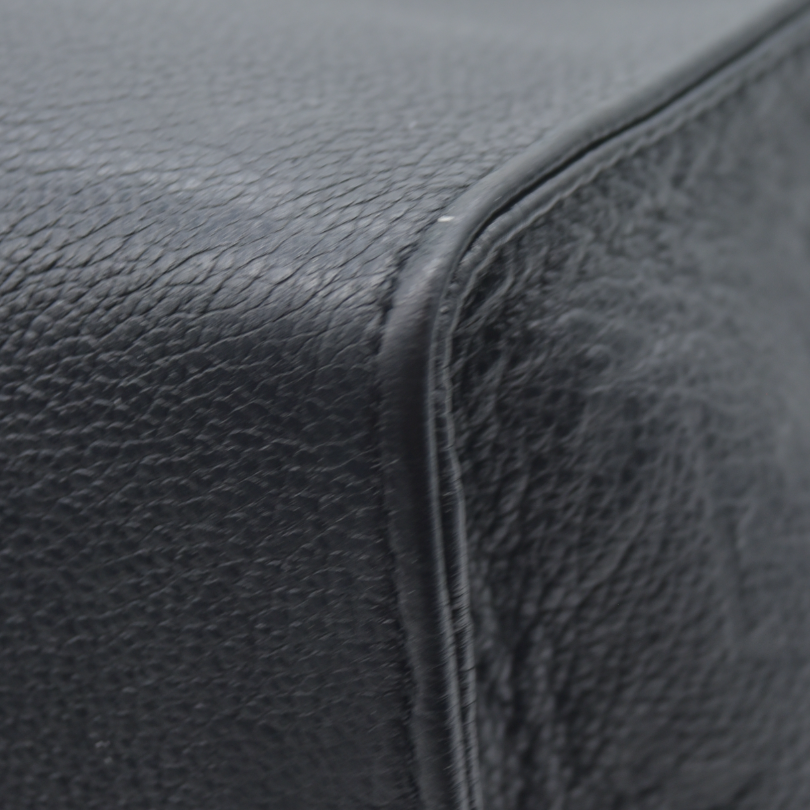 $3550 Louis Vuitton  Empreinte Monogram Giant Onthego MM Black RFID