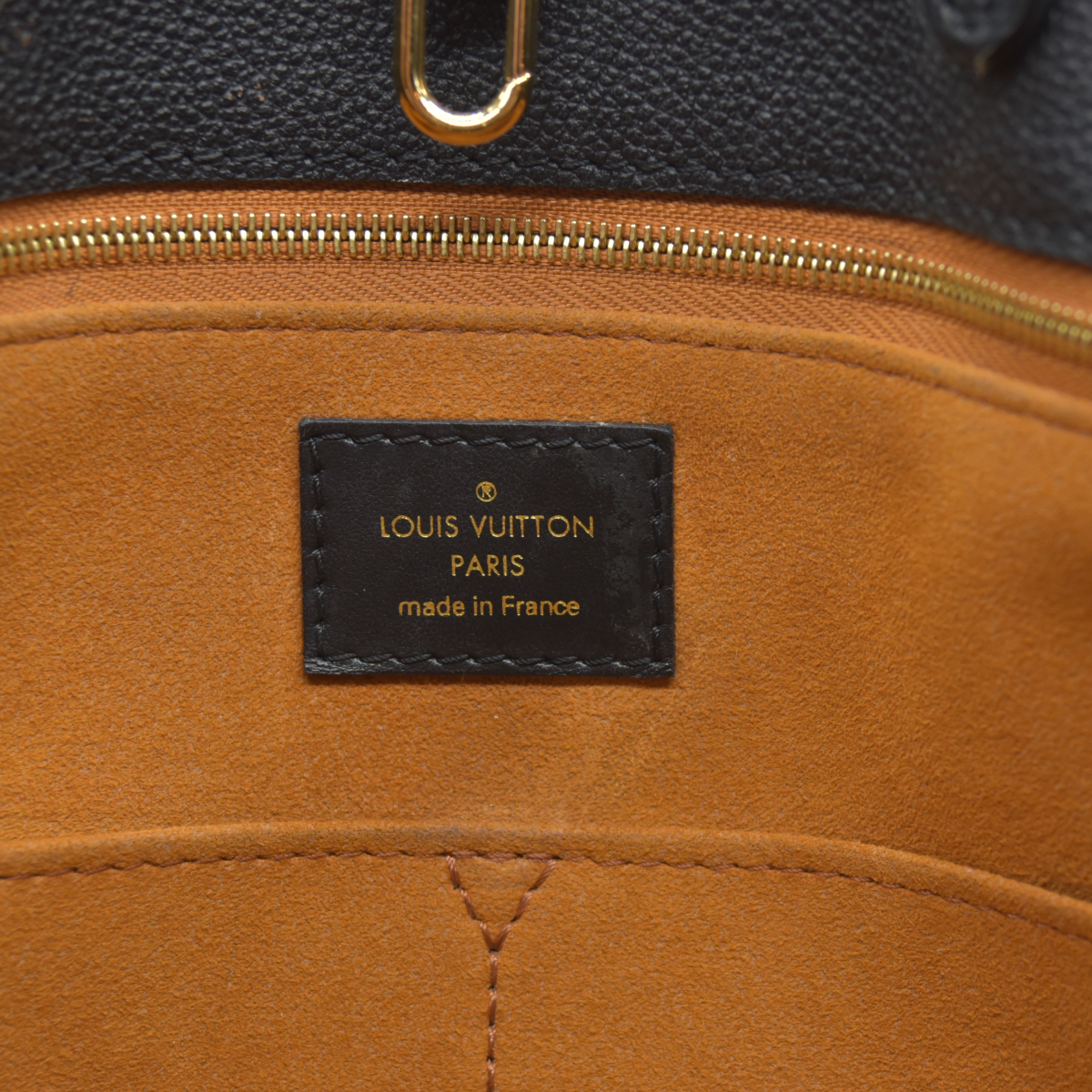 $3550 Louis Vuitton  Empreinte Monogram Giant Onthego MM Black RFID