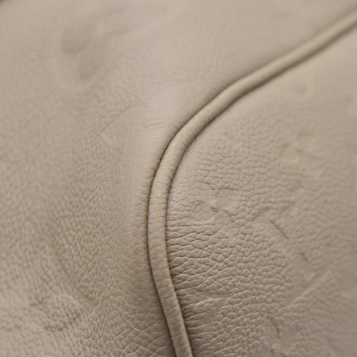 $2940 Louis Vuitton Empreinte Leather Neverfull MM