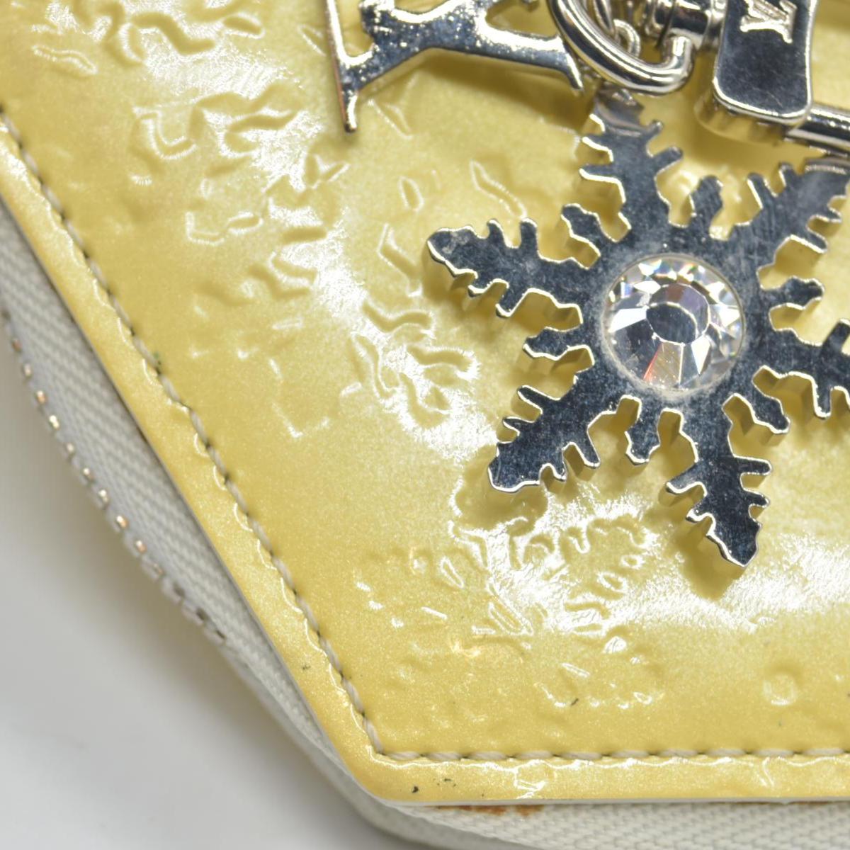 $550 2009 LOUIS VUITTON Vernis Porte-Monnaie Flocon MM Perle SN3009