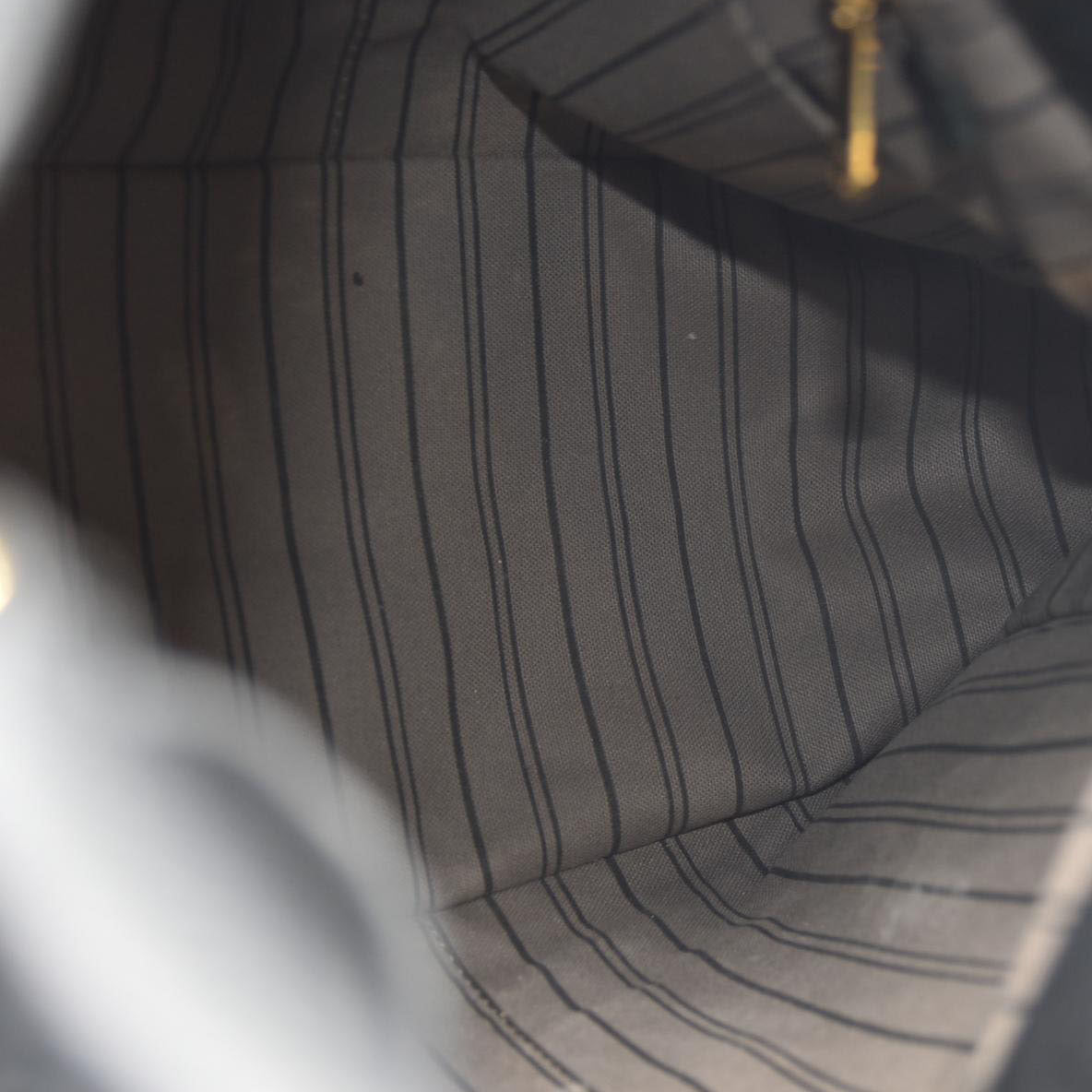 Louis Vuitton  Empreinte Artsy MM Black