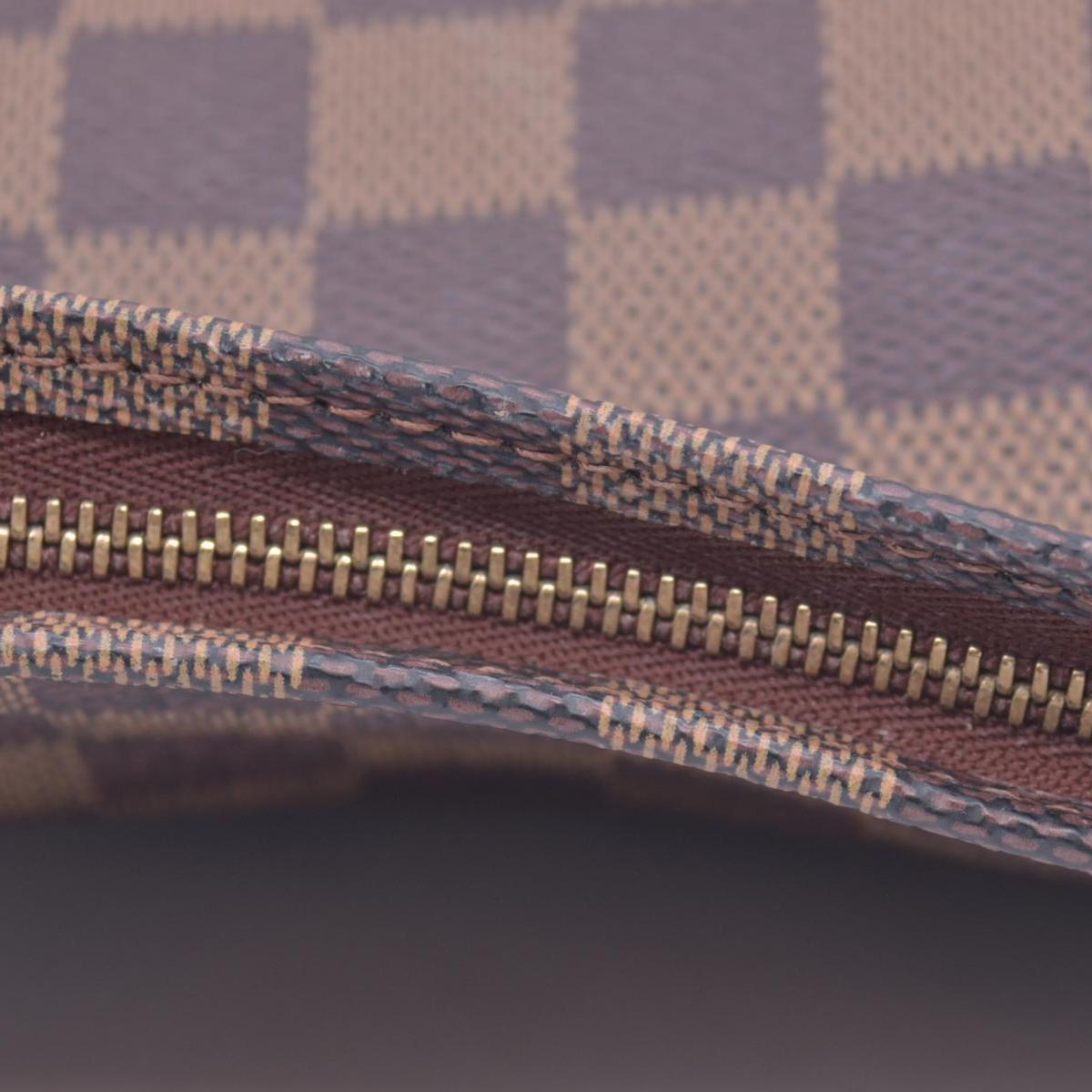 $760 1996 LOUIS VUITTON Damier Ebene Toiletry Pouch 26 TH0956
