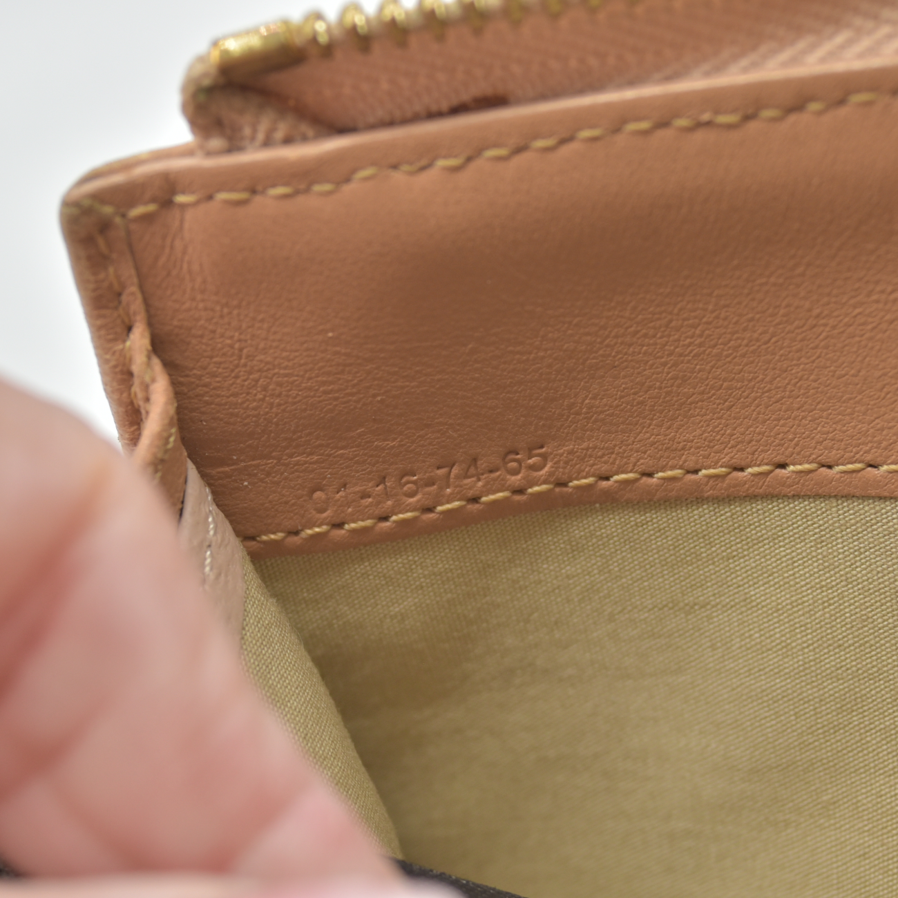 Chloe Indy Leather Zippy Long Wallet Purse Bicolor