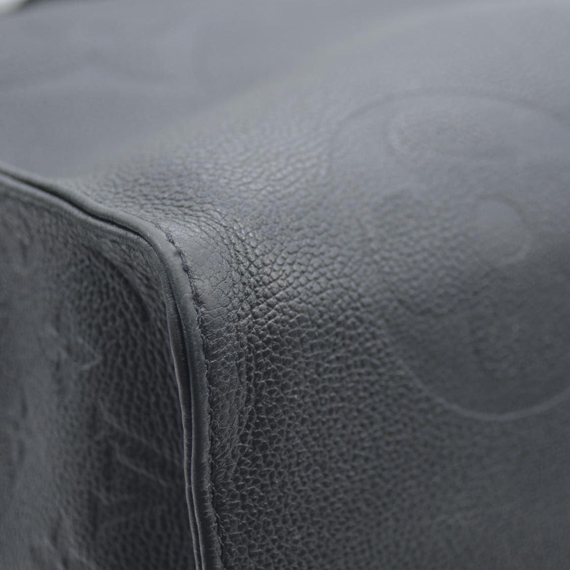 LOUIS VUITTON Empreinte Monogram Giant Onthego GM Black