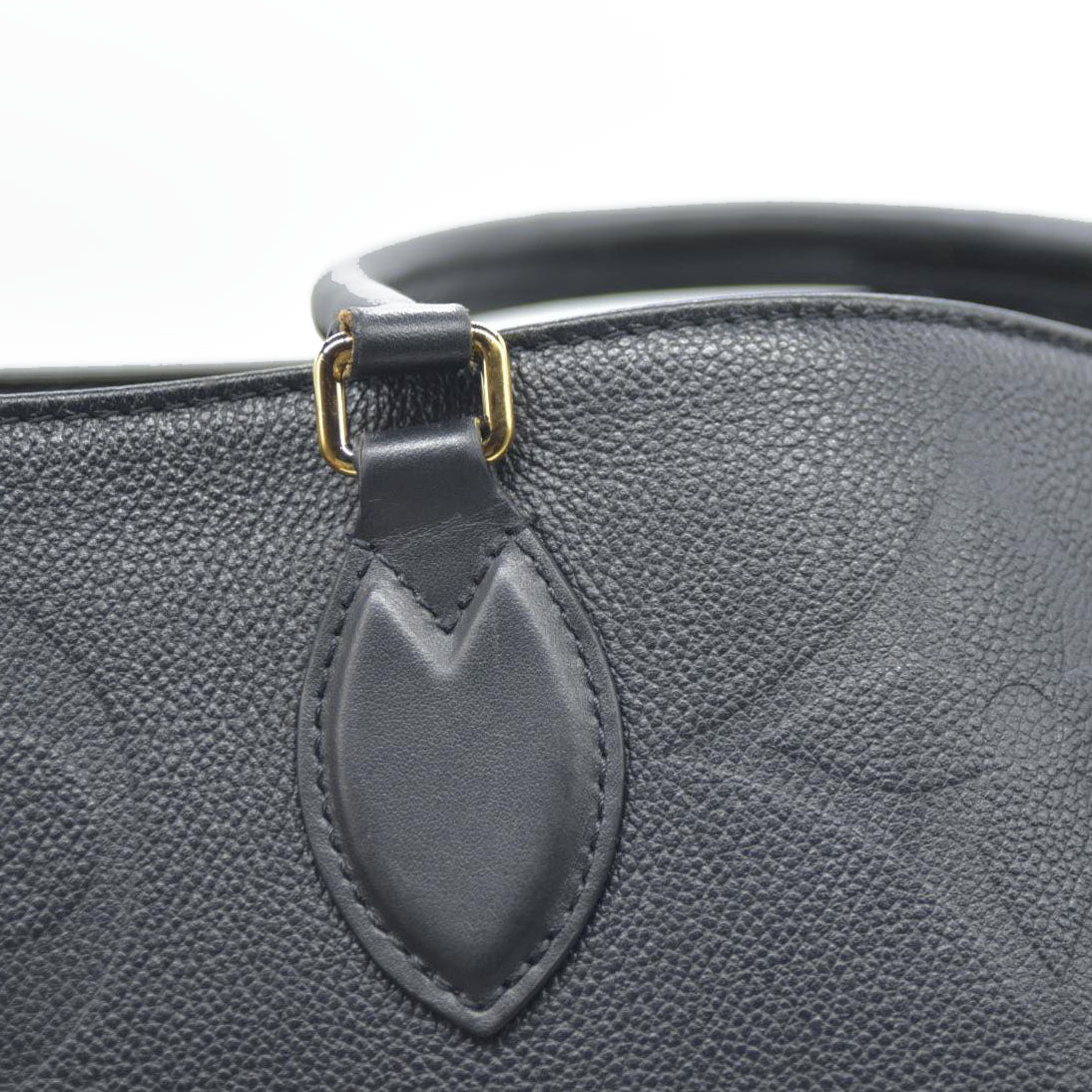 Louis Vuitton Monogram Giant OnTheGo MM