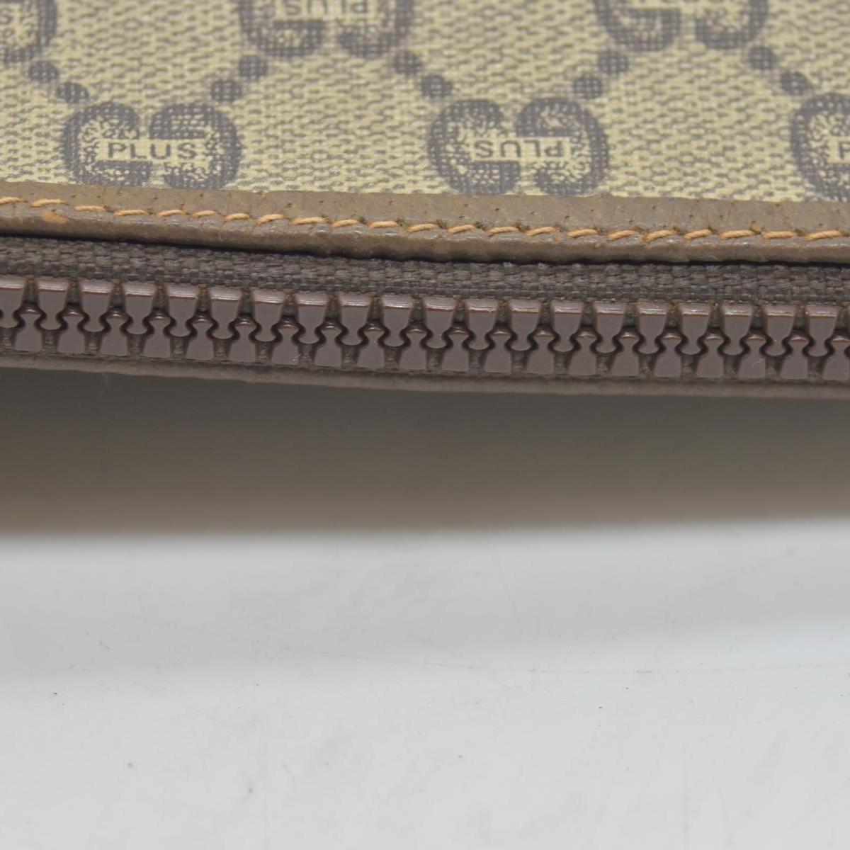 $1010 Gucci GG  Gucci Plus PVC Leather Pouch Clutch Bag