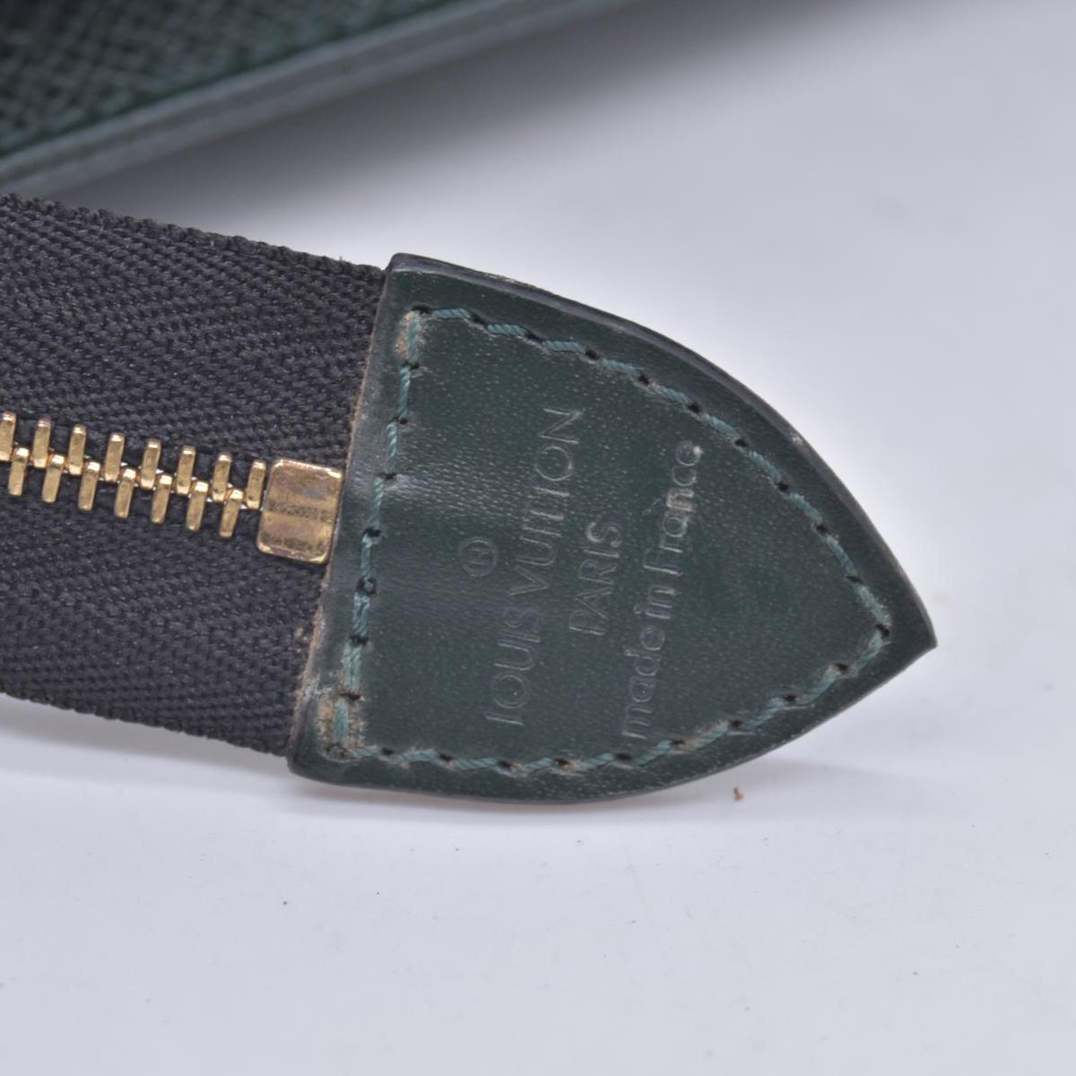 $1420 1995 Louis Vuitton Taiga Poche Toilette 26 Cosmetics Pouch Epicea TH1915