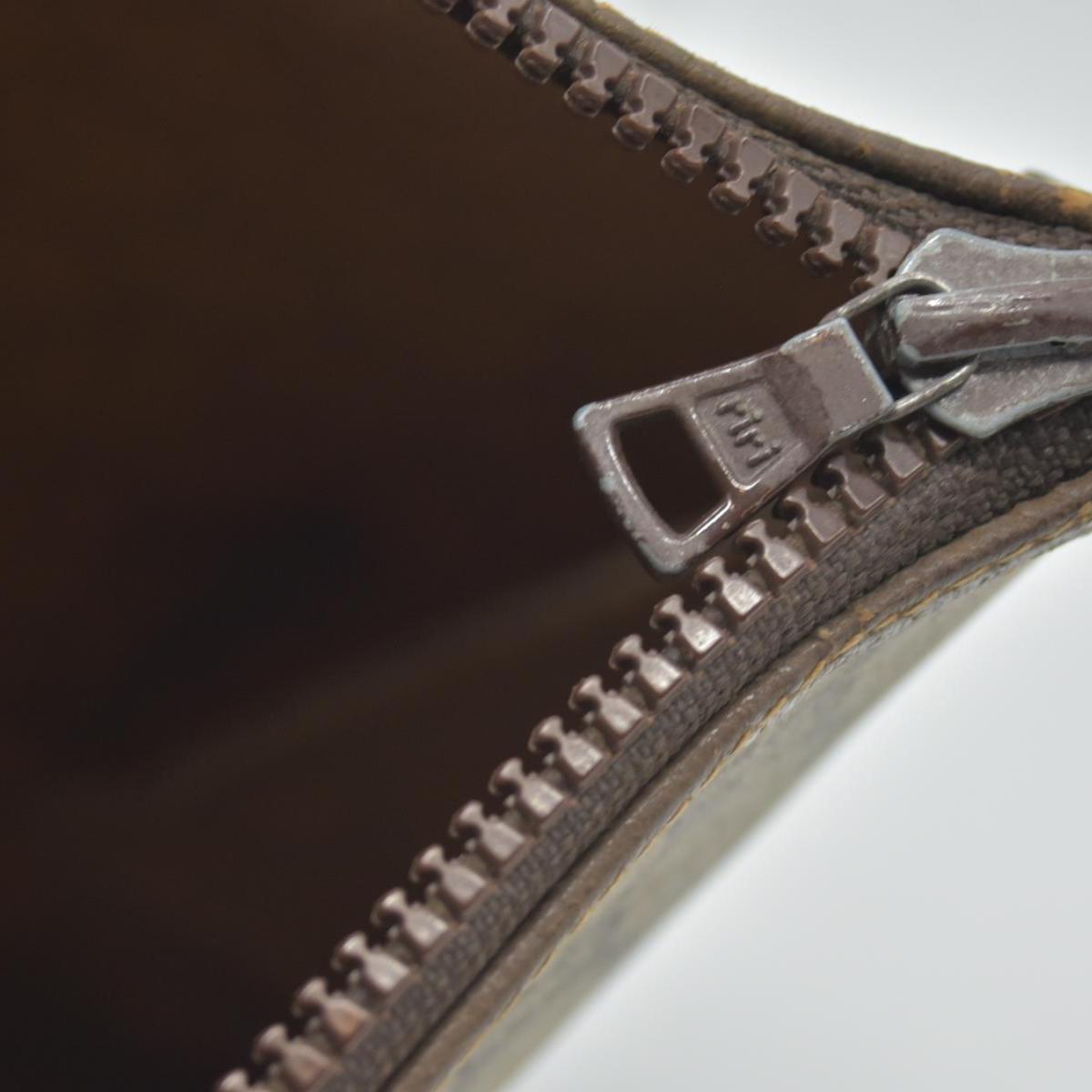 $1010 Gucci GG  Gucci Plus PVC Leather Pouch Clutch Bag