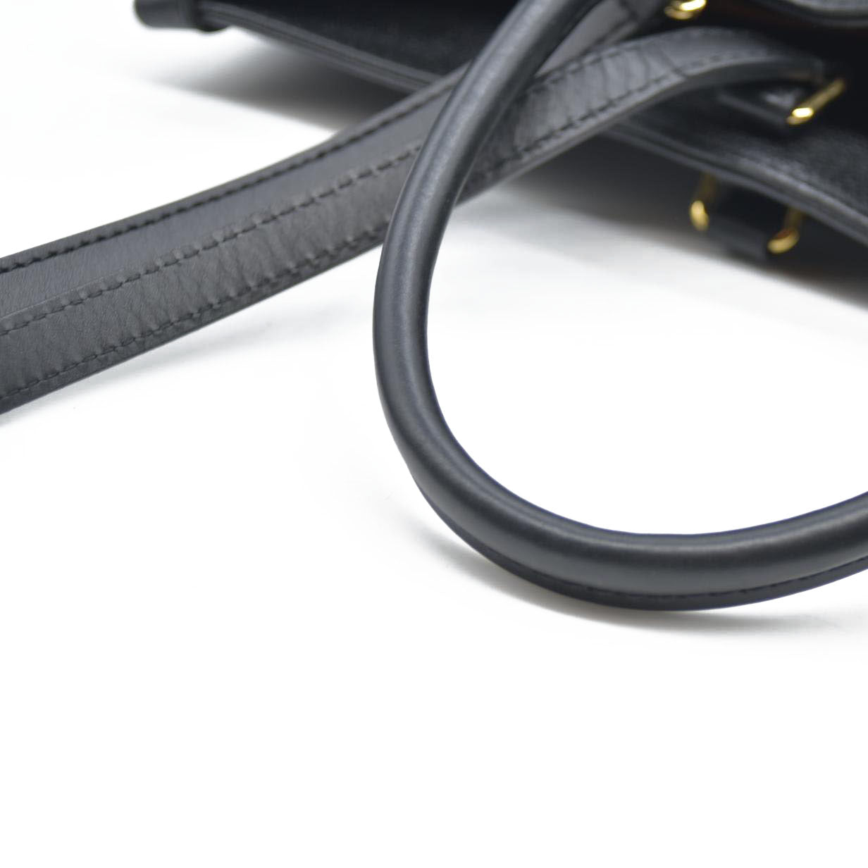 Louis Vuitton Monogram Giant OnTheGo MM