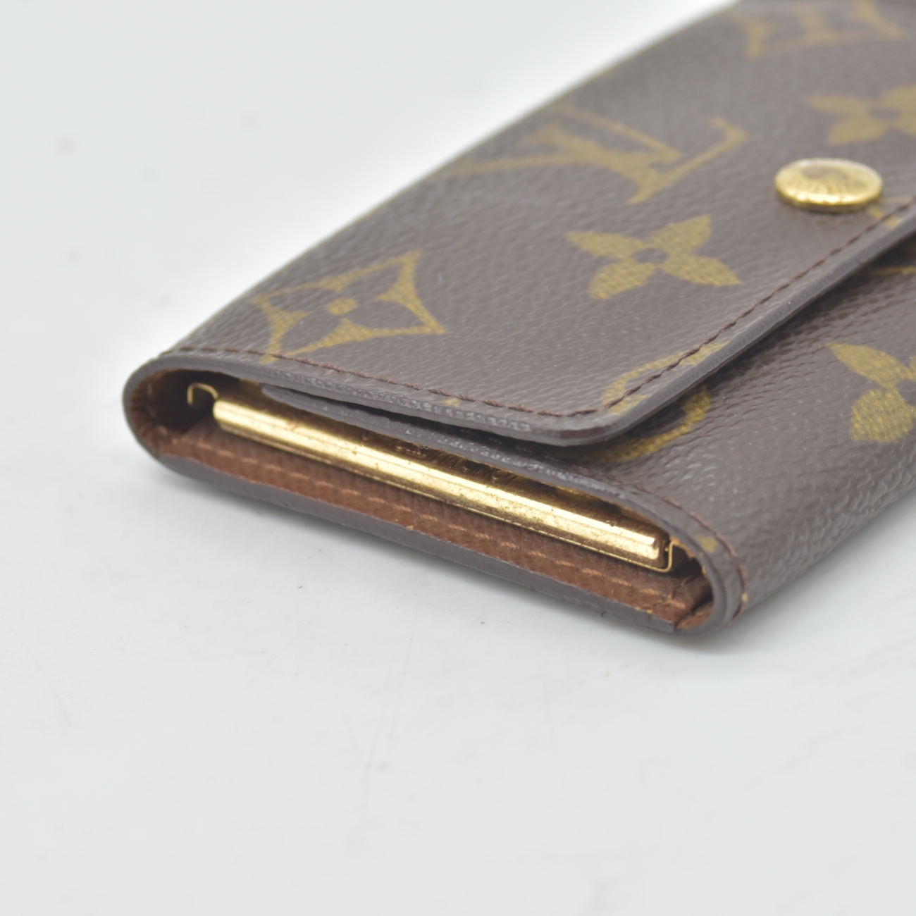 Louis Vuitton Monogram Multicles 6 Ring Key Case CT0024