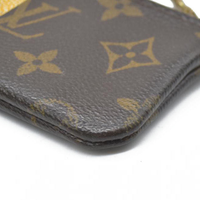 $530 CONSIGNMENT Louis Vuitton  Monogram Groom Key Pouch