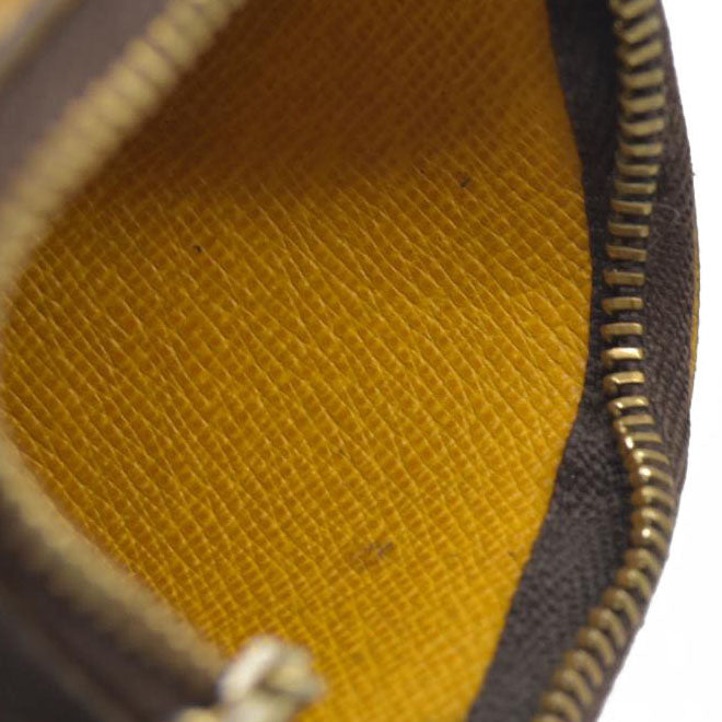 $530 CONSIGNMENT Louis Vuitton  Monogram Groom Key Pouch