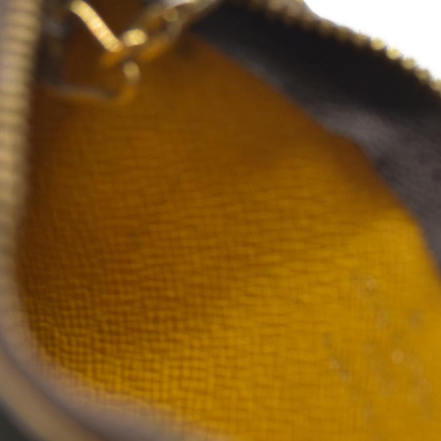 $530 CONSIGNMENT Louis Vuitton  Monogram Groom Key Pouch